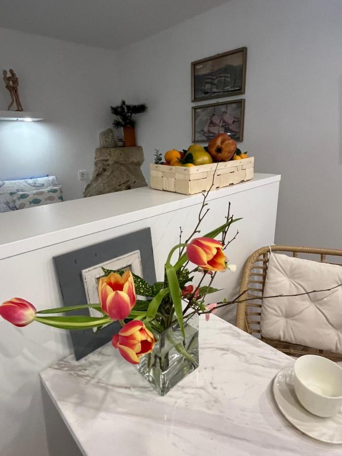 Apartmán Charming At House Rustica With Terrace And Nearby Parking