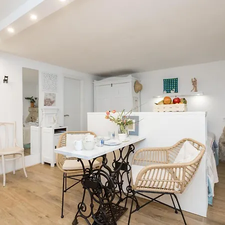 Charming Studio Apartment At House Rustica With Terrace And Nearby Parking Punat Exterior photo