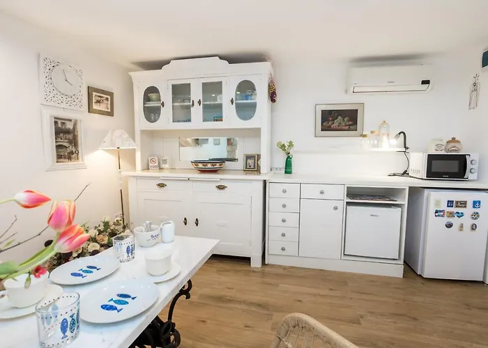 Charming Studio Apartment At House Rustica With Terrace And Nearby Parking