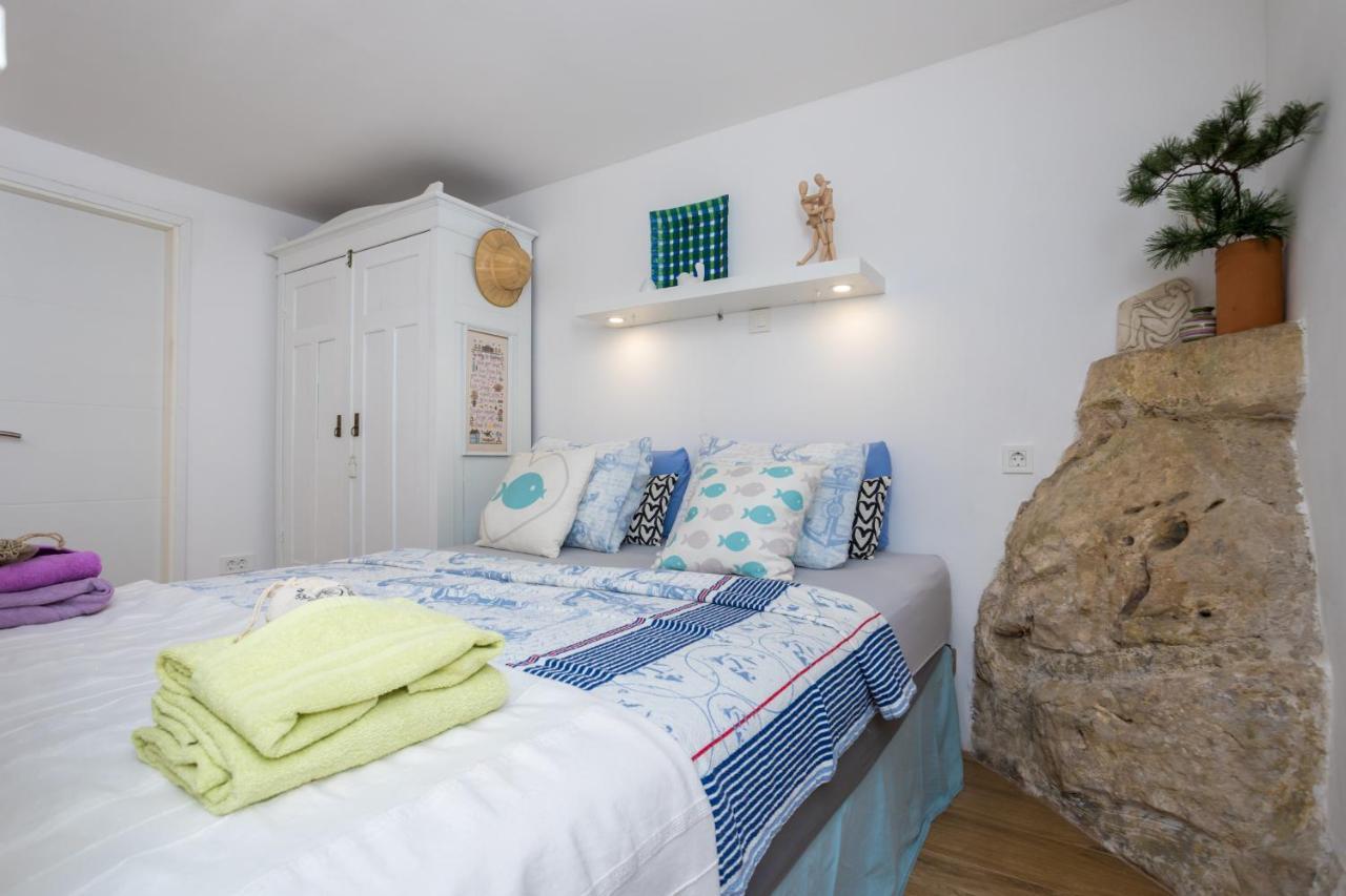 Apartment Charming At House Rustica With Terrace And Nearby Parking